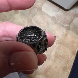 Fashion ring in black